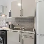 Free Parking-Contractors-Families-Comfortable