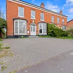 Free Parking-Contractors-Families-Comfortable